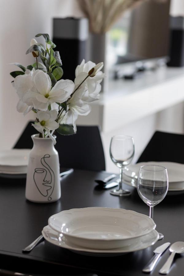 Trendy Apartment Marszalkowska With City View Near Ogrod Saski By Noclegi Renters ワルシャワ エクステリア 写真