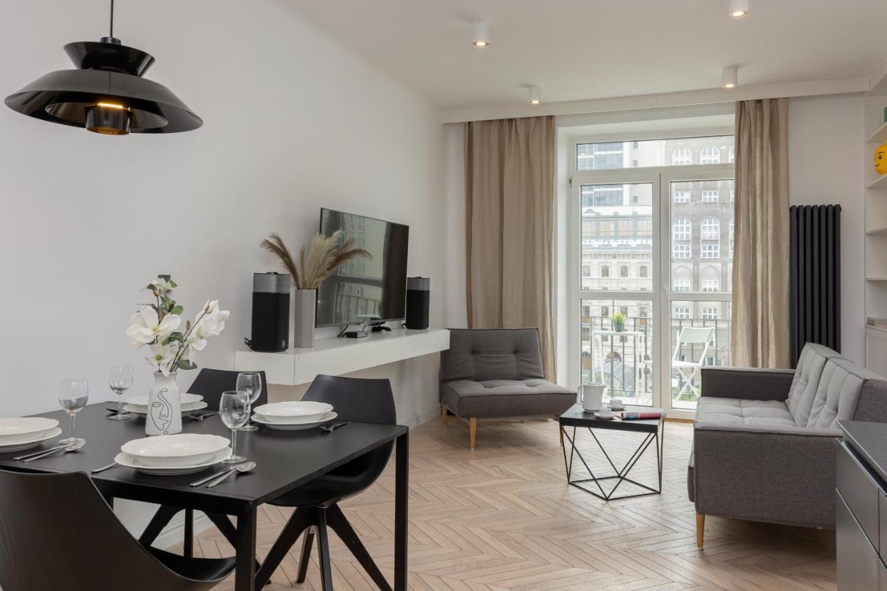 Trendy Apartment Marszalkowska With City View Near Ogrod Saski By Noclegi Renters ワルシャワ エクステリア 写真