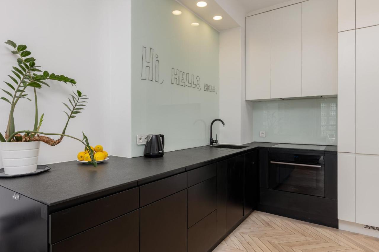 Trendy Apartment Marszalkowska With City View Near Ogrod Saski By Noclegi Renters ワルシャワ エクステリア 写真
